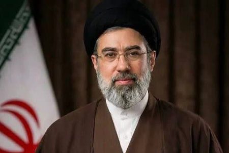 فیلم| بیعت جلسه قرآن قائم‌المهدی سرخس با رهبر جدید انقلاب