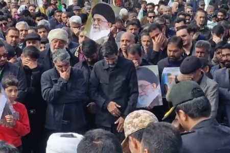 فیلم| اجتماع مردم سرخس در چهارراه امام خمینی (ره) این شهر در پی اعلام شهادت امام خامنه‌ای