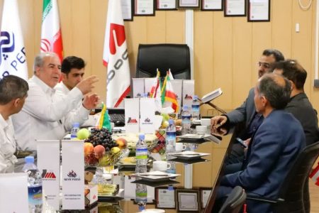 تأکید فرماندار سرخس بر استفاده حداکثری از نیروهای بومی در پروژه ذخیره‌سازی گاز