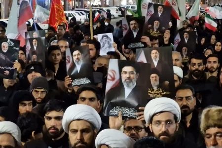 فیلم| فریاد بیعت مرزنشینان سرخس با رهبر جدید انقلاب اسلامی