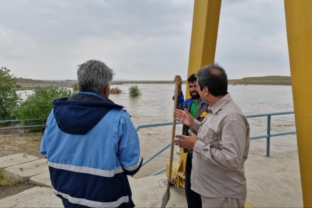 تلاش برای مهار سیلاب‌ها در سرخس| عکاس: علیرضا علی‌صوفی
