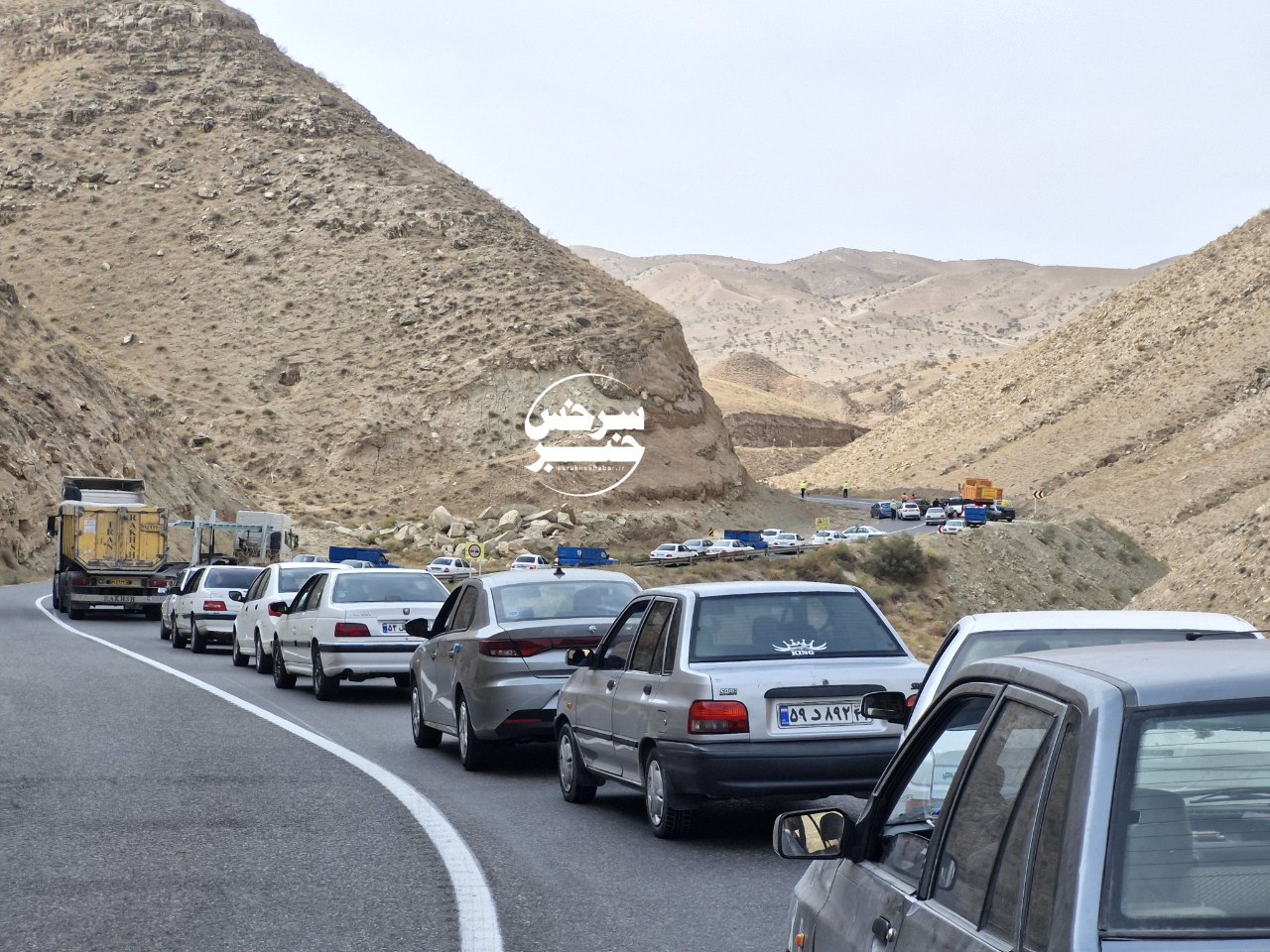 فیلم| توضیحات سرپرست فرمانداری سرخس درباره ترانشه‌برداری در گردنه شورلق