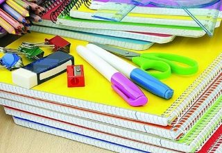 اهدای بیش از ۱۱۰۰ بسته لوازم‌التحریر به دانش‌آموزان نیازمند سرخس