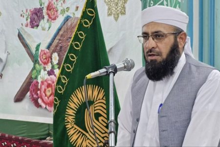 کنار هم بودن شیعه و سنی برای دشمن سنگین است