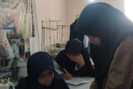 روایت جهاد آموزشی یک معلم سرخسی؛ کلاس درس خانم معلم از شهر تا روستاهای مرزی ادامه دارد