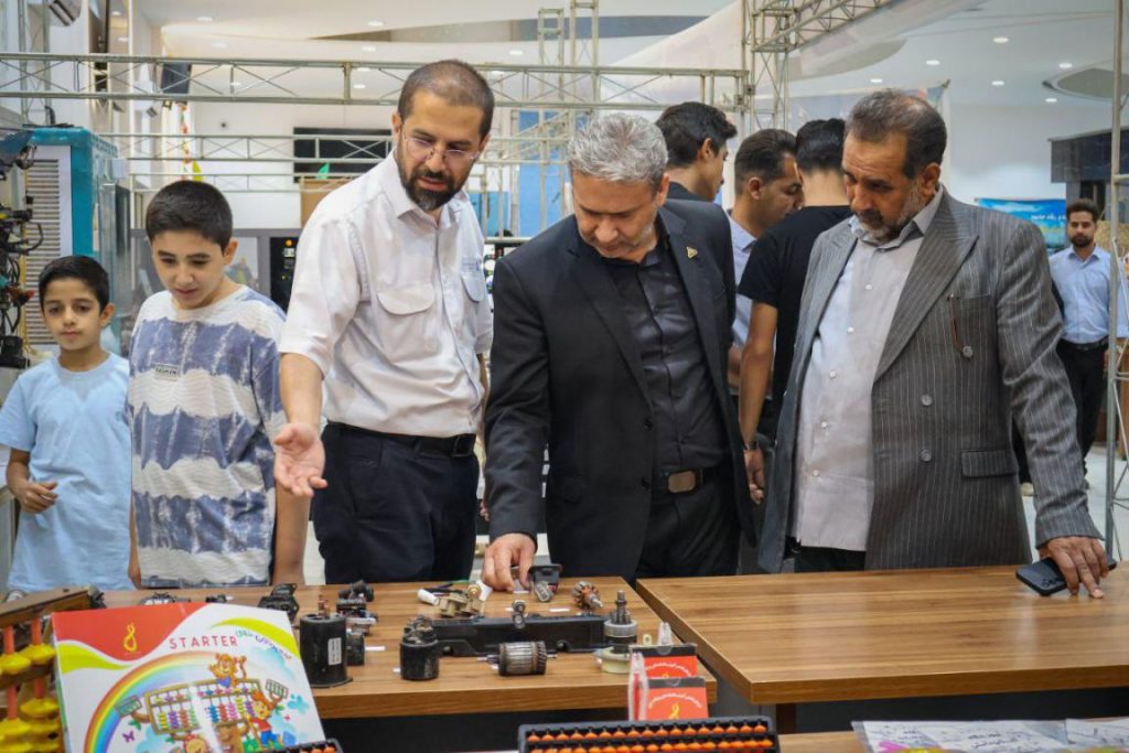 افتتاح نمایشگاه «از مهارت تا کسب و کار» در سرخس| عکاس: زهرا باباخانی