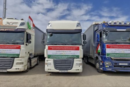 ورود ۱۱۰ تریلی کمک‌های بشردوستانه تاجیکستان به مرز سرخس